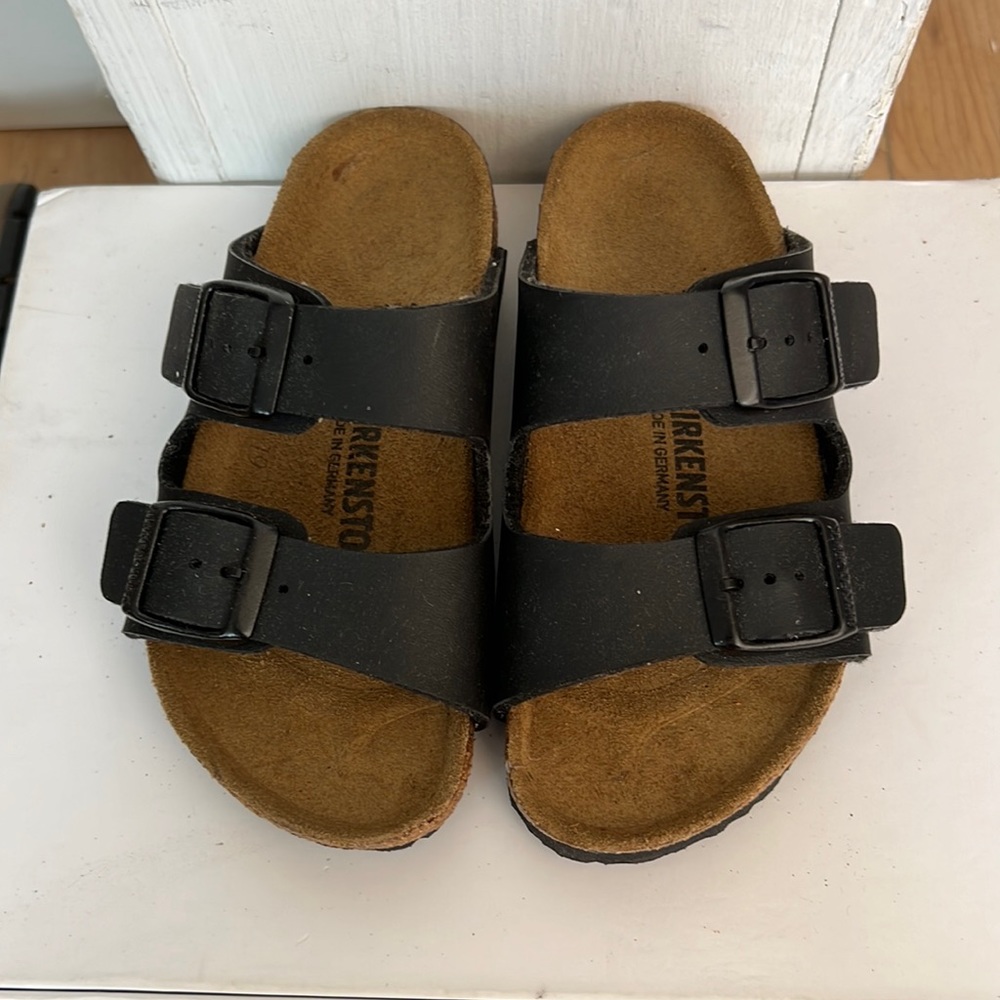 Birkenstock black sandals Toddler 8-8.5